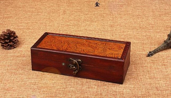 Wooden-box-aromatherapyretro_RTWW89U70FCT.jpg