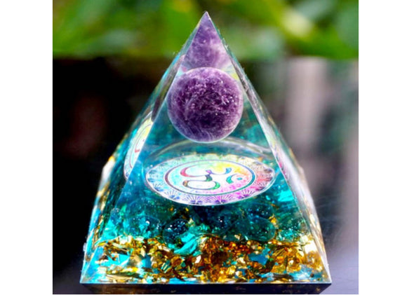 Pyramid Crystal Healing / Om / Amethyst, Blue Quartz, Gold